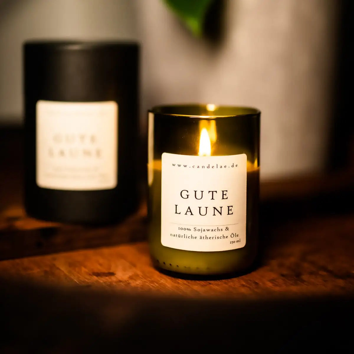 CANDELAE GUTE LAUNE Duftkerze aus Sojawachs Zitrusnoten für positive Energie 250 ml