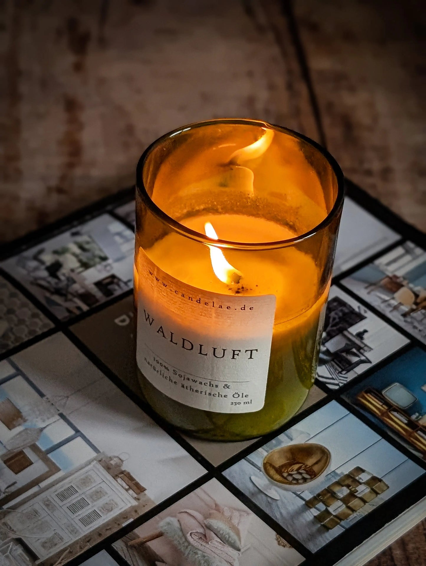 CANDELAE WALDLUFT Sojawachs Duftkerze aus recycleter Weinflasche 250 ml