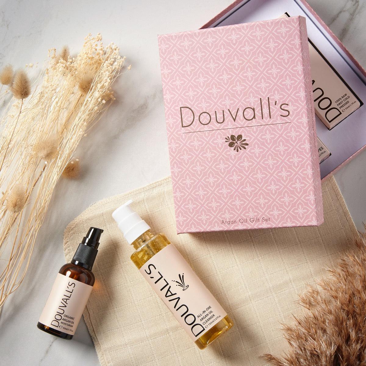 DOUVALL'S BEAUTY Arganöl Gesichtspflege Set - Arganöl 50ml, Arganöl Gesichtsreiniger 150ml,
Musselin-Tuch - Moodbild