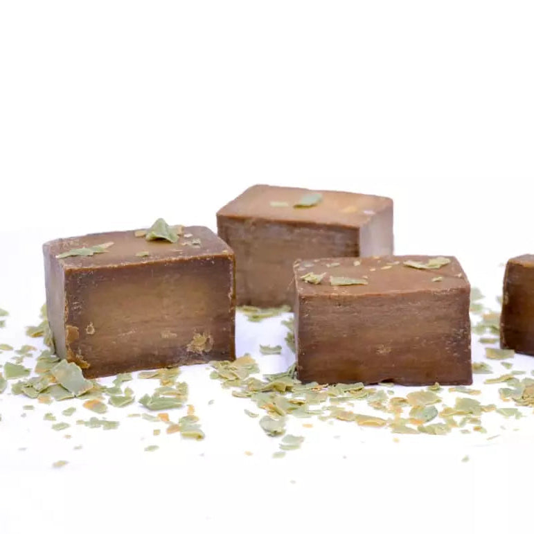 LAURGREEN Original Aleppe Seifen mit 20% Lorbeeröl ca. 200g - 4 Seifen und Seifenkrümel