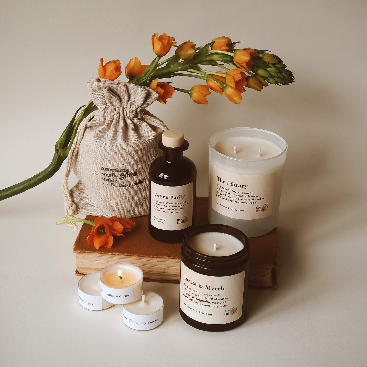 HEY CHALKY Duftkerze im Glas Sparkling Roses 100g - Arrangement