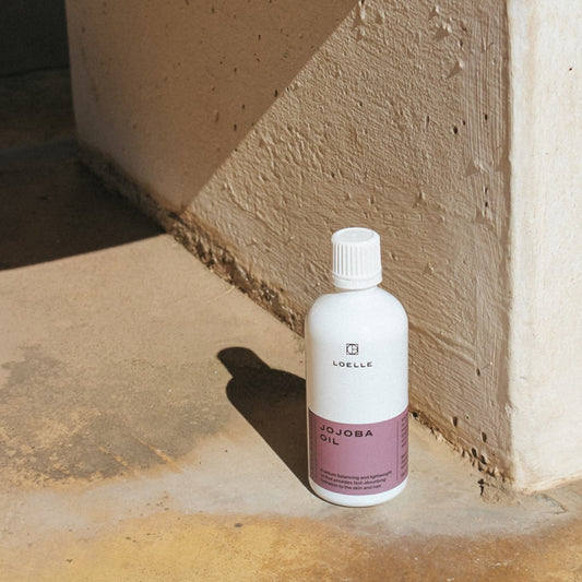 LOELLE 100% Jojobaöl für Haare, Haut und Gesicht kaltgepresst 100ml Glasflasche in Sonne