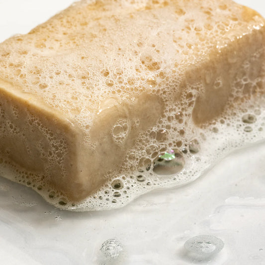 LOELLE ORGANICS Marokkanische Olivenölseife - Mild zu Haut & Haar - aufgeschäumte Seife