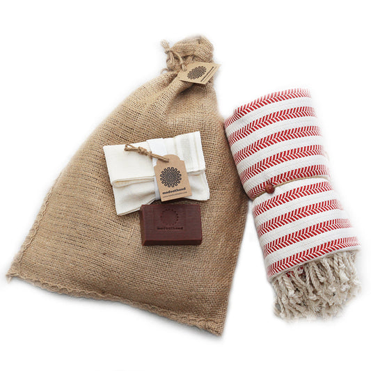 MADEATHAND Wellness Geschenkset Duo Rot - Kakaobutter Seife, Hamamtuch, Peeling Handschuh im Jutesack