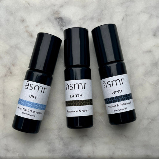 ASMI AYURVEDA Parfüm Öl Duft Sky, Earth und Wind, Flaschen nebeneinander