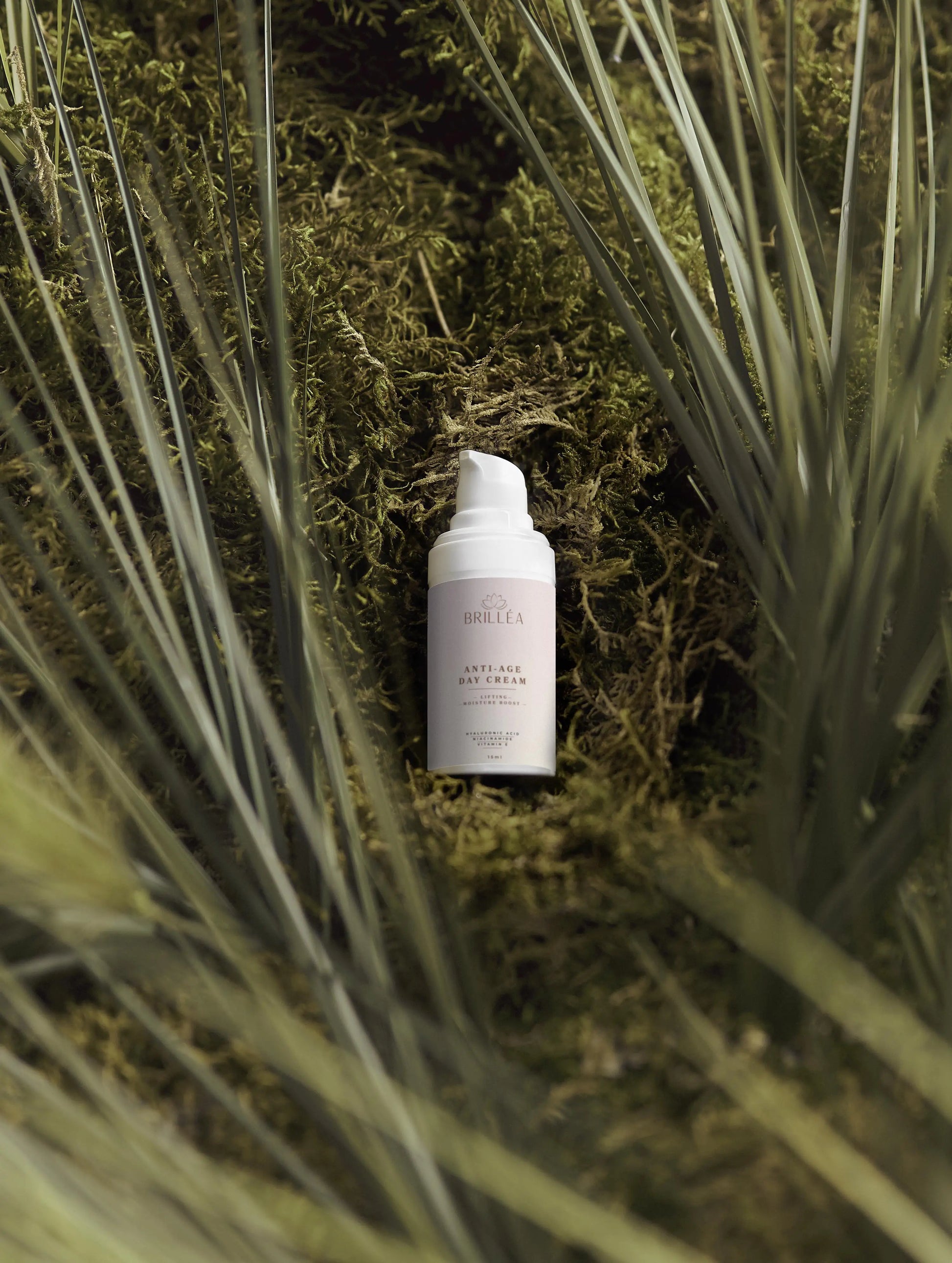 BRILLÉA Anti-Age Tagescreme mit Hyaluron & Marinen Wirkstoffen für Feuchtigkeit & Glättung 15 ml