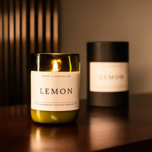 CANDELAE LEMON Sojawachs Duftkerze im Weinflaschenglas 250 ml
