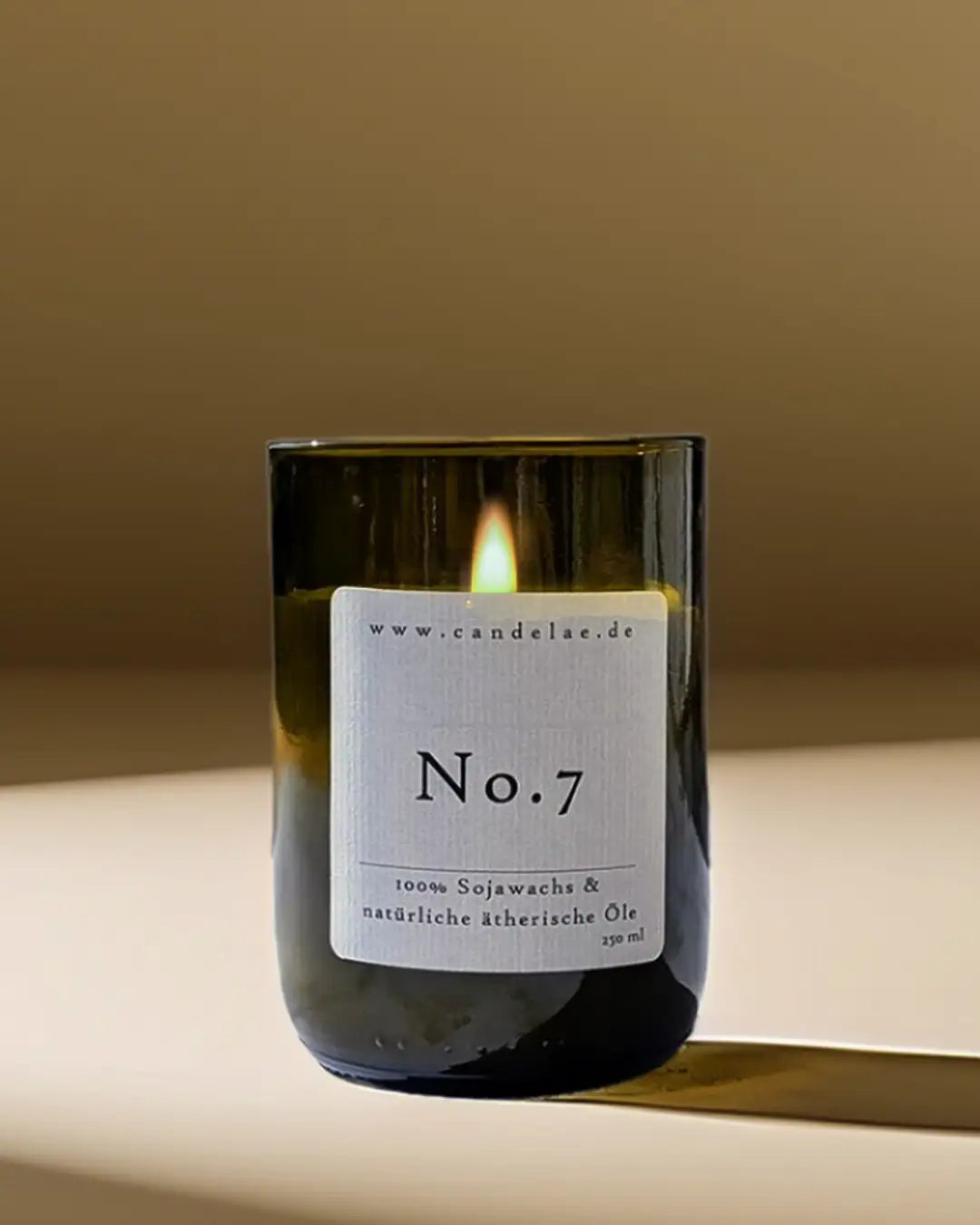 CANDELAE NO.7 natürliche Duftkerze mit ätherischen Ölen für kraftvolle Entspannung 250 ml