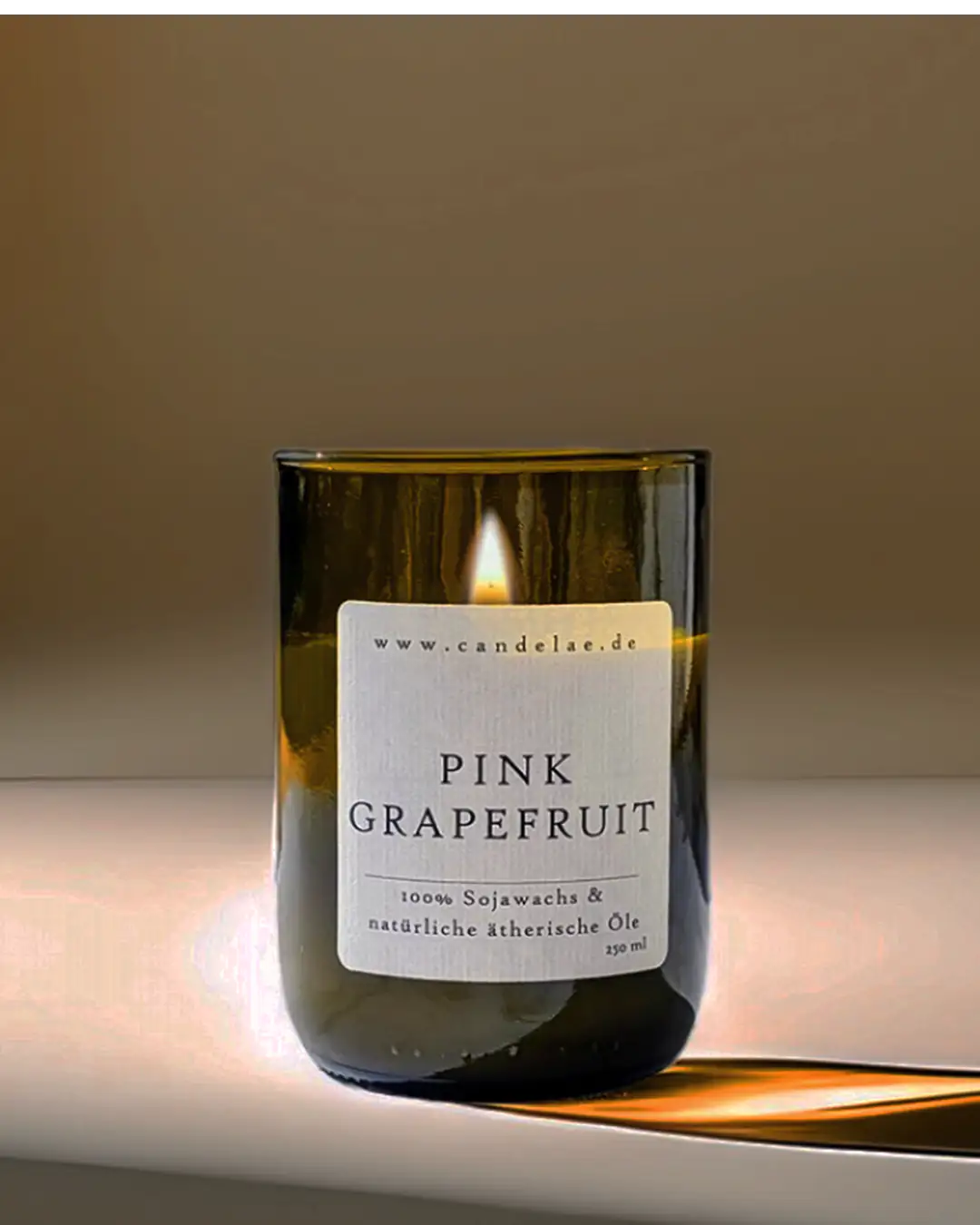 CANDELAE PINK GRAPEFRUIT handgefertigte Duftkerze mit natürlichen Zutaten 250 ml