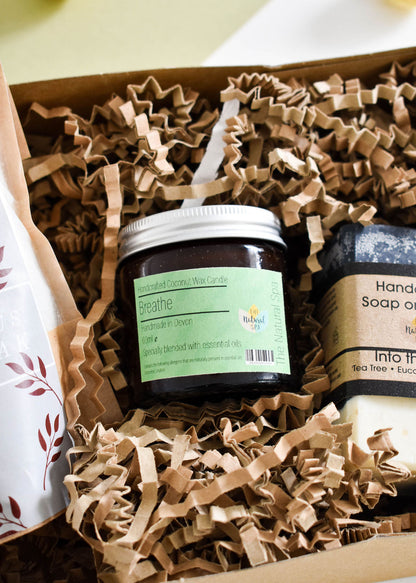 THE NATURAL SPA | WELLNESS GESCHENKSET BREATH | KOKOSWACHSKERZE, BADESALZ & SEIFE-4