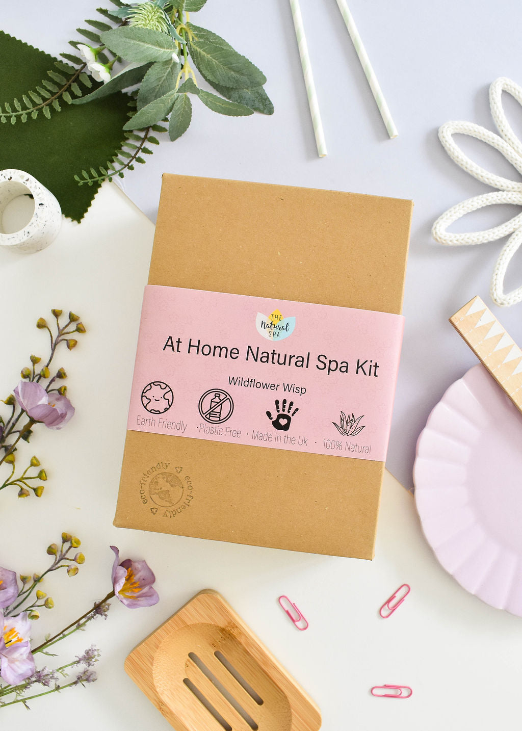 THE NATURAL SPA | WELLNESS GESCHENKSET WILDBLUMEN | DUFTKERZE, BADESALZ & SEIFE-1