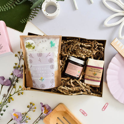 THE NATURAL SPA | WELLNESS GESCHENKSET WILDBLUMEN | DUFTKERZE, BADESALZ & SEIFE-4