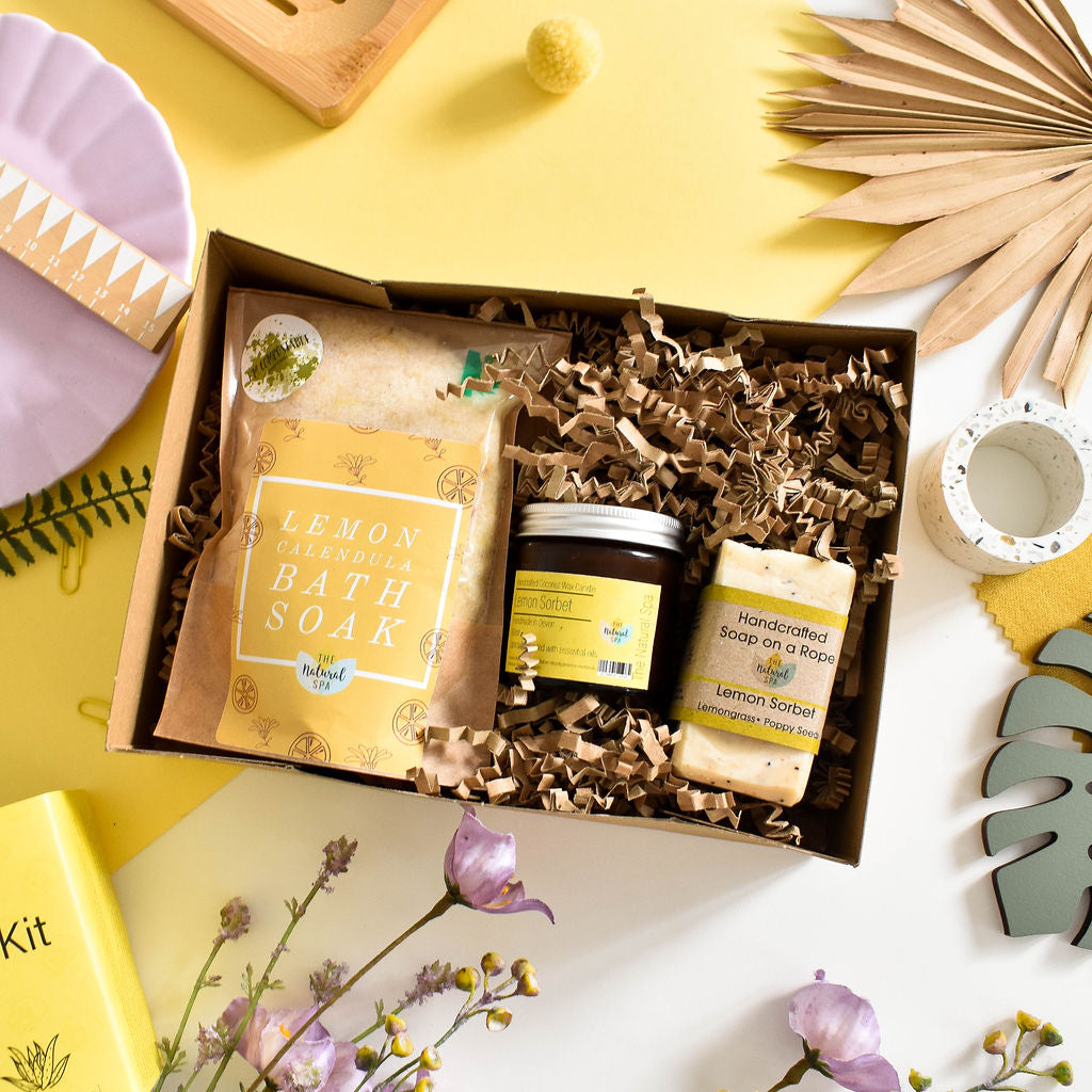 THE NATURAL SPA | WELLNESS GESCHENKSET ZITRONENSORBET | DUFTKERZE, BADESALZ & SEIFE-0