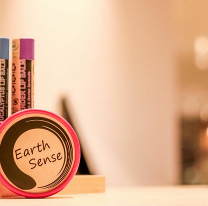 EARTH SENSE ORGANIC Moodbild mit Bodybutter und Lippenbalsam