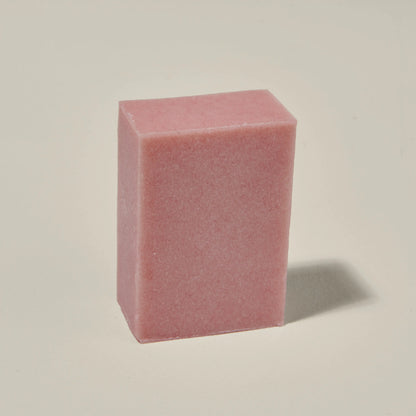 FRIENDS OF NATURE handgeschöpfte Duschseife mit Rosenduft 100 g