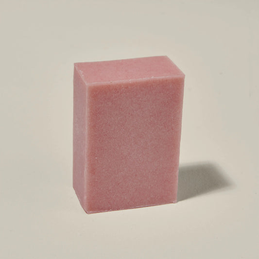 FRIENDS OF NATURE handgeschöpfte Duschseife mit Rosenduft 100 g