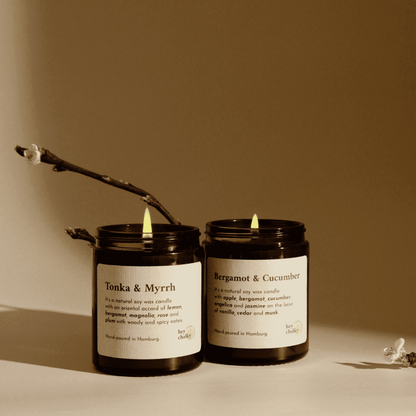 HEY CHALKY DUFTKERZE IM GLAS Tonka & Myrrhe, Bergamotte & Gurke 155g - 2 brennenden Duftkerzen