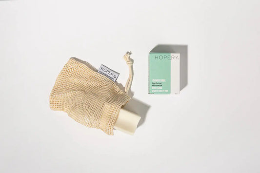 HOPERY Bamboo Milk Shower Bar Extra mildes Duschgel für sensible Haut 70 g + Seifensäckchen