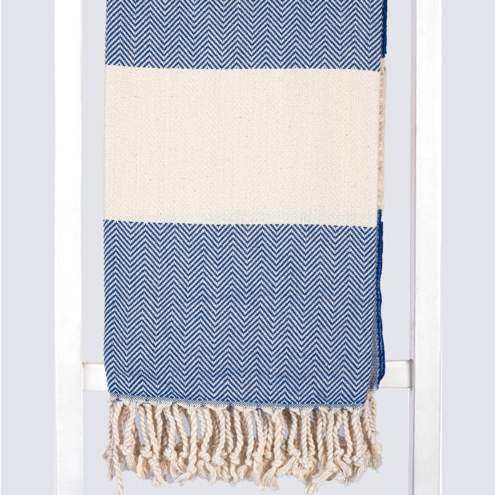 MADEATHAND Pestemal Türkisches Hamamtuch für Sauna, Strand, Dusche, 100x180cm, herringbone dark blue,  Fischgraet dunkelblau, Muster Detailansicht