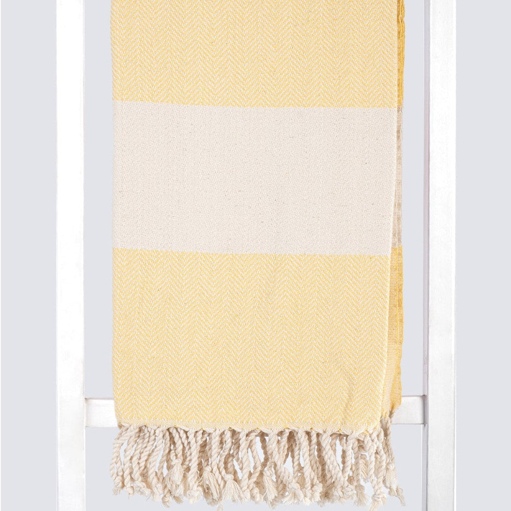 MADEATHAND Pestemal Türkisches Hamamtuch für Sauna, Strand, Dusche, 100x180cm, herringbone yellow,  Fischgraet yellow, Muster Detailansicht