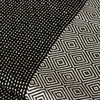 MADEATHAND Tagesdecke "TUVAL" in schwarz-weiss, 200x240cm, Muster Detailansicht