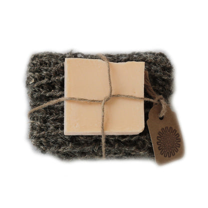 MADEATHAND Ziegenmilch Seife mit Badehandschuh aus Ziegenhaar