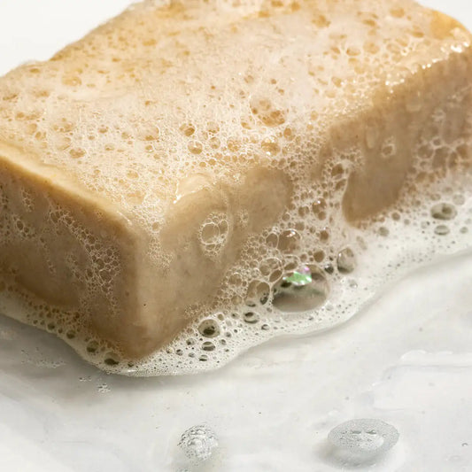 LOELLE ORGANICS Marokkanische Olivenölseife - Mild zu Haut & Haar - aufgeschäumte Seife