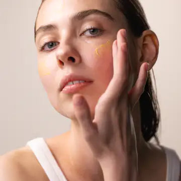 LOELLE ORGANICS Reboost Balm 15ml Gesichtscreme mit Acmella - natürliches Boxtox - Anwendung Gesicht