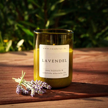 CANDALAE natürliche Duftkerze Lavendel 250ml - Kerze mit Lavendelblüten Deko