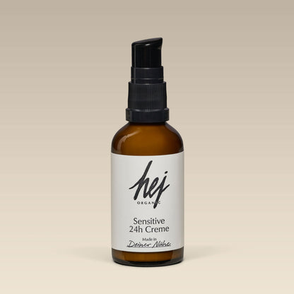 HEJ ORGANIC Sensitive 24h Gesichtscreme, 50 ml, Glasflasche mit Pumpspender und Cremetextur